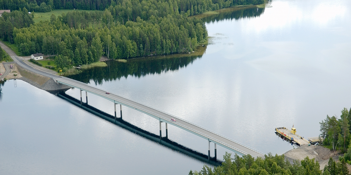 For paint systems in severe climatic stress