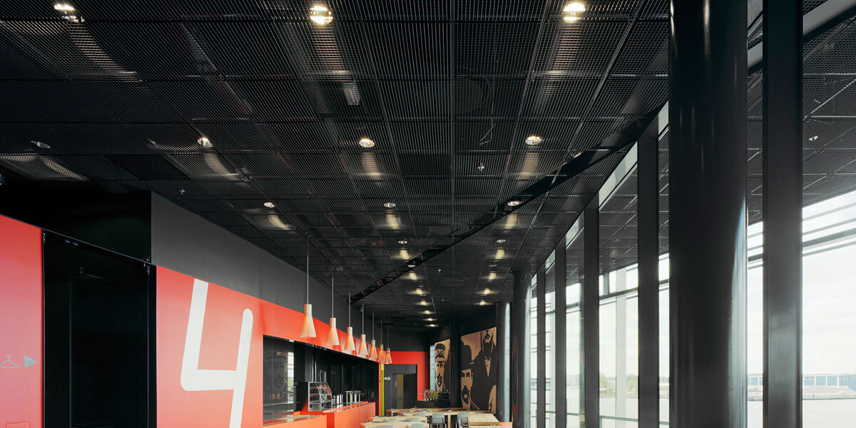 Good gloss and color retention