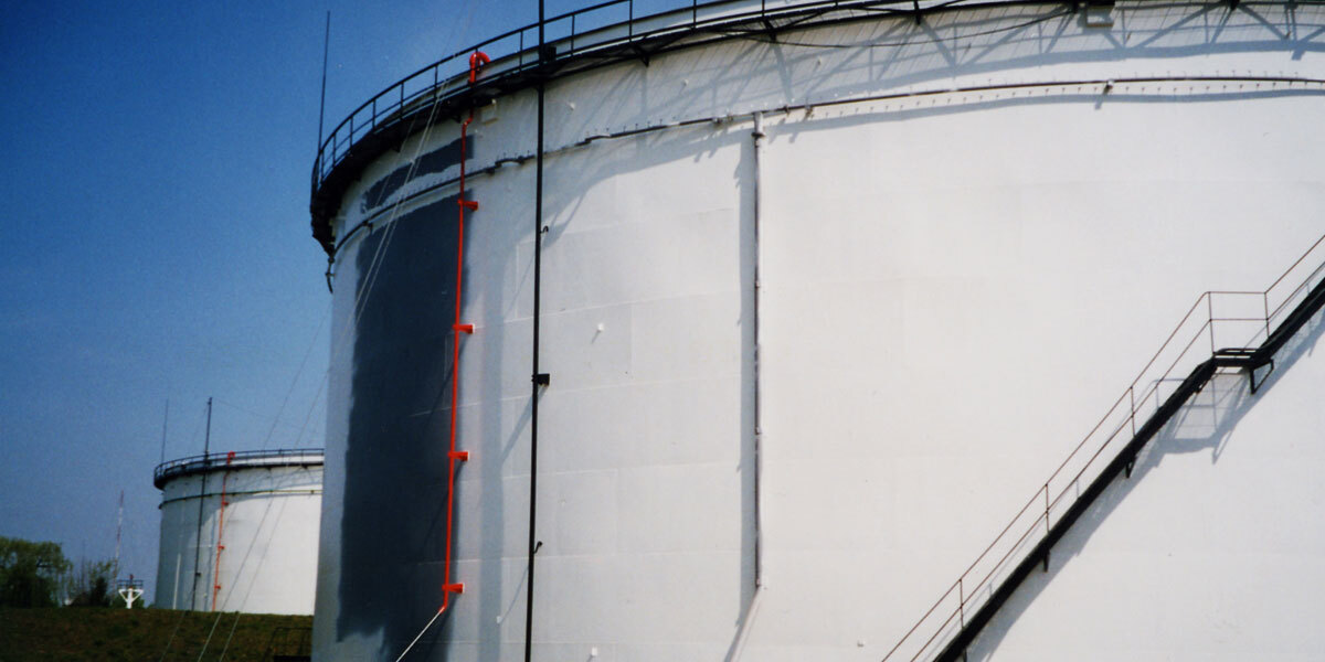 Can be used directly on metal