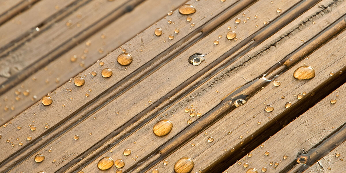 Delays water penetration into wood 