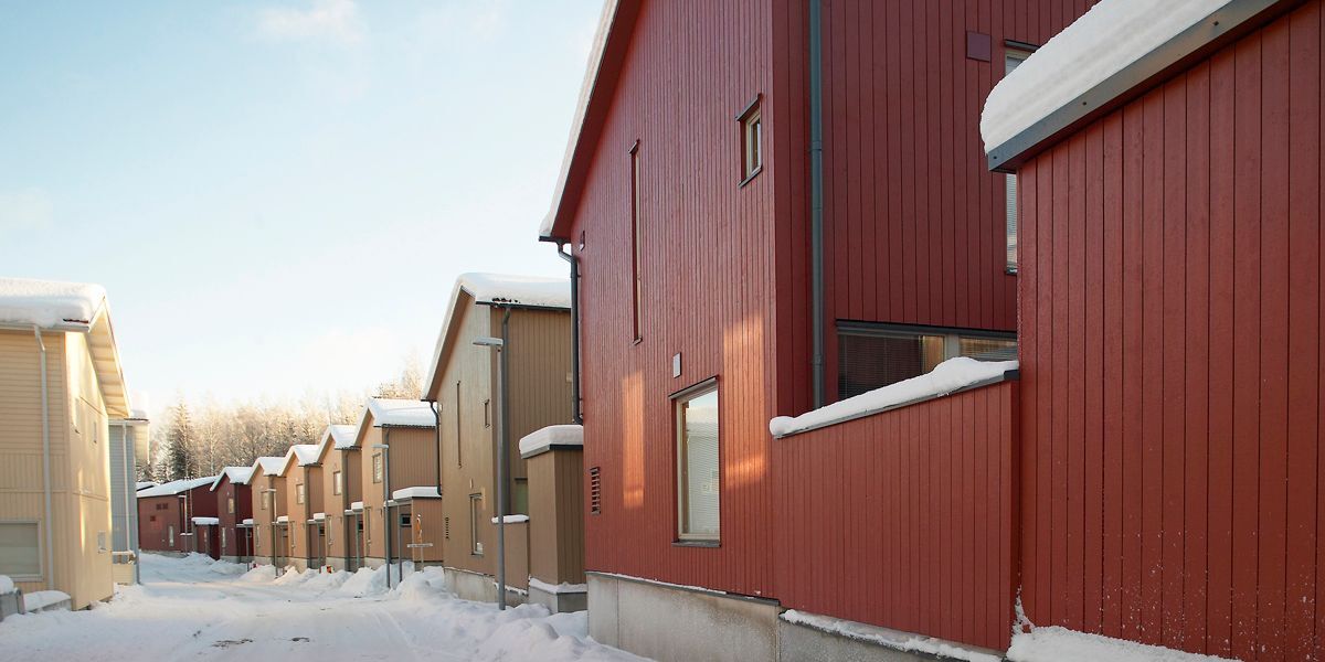 Water vapor permeability without compromising on moisture protection