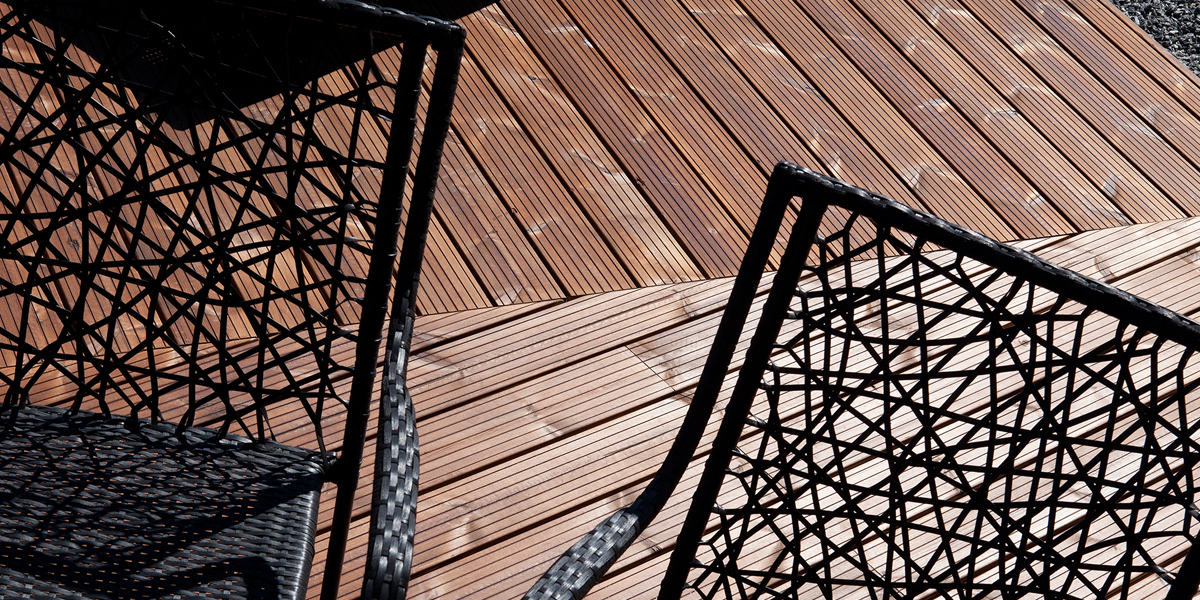 valtti plus terrace oil prevents tree cracking and fading