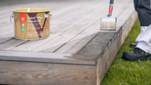 wooden deck oiling