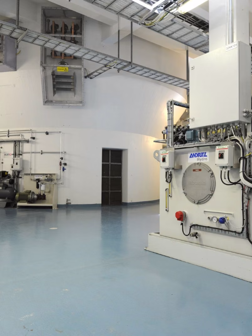 Coating solutions for floors in production plants and the chemical industry