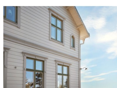 wooden house painting tips