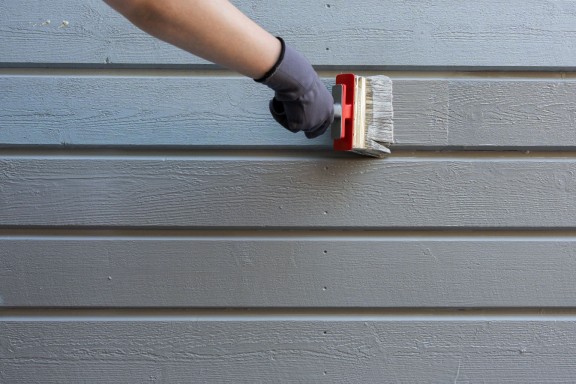 Tips for how to paint wooden facade exterior