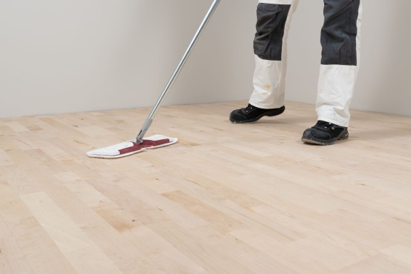 how to varnish wooden floor with floor lacquer