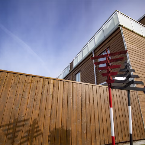 How surface treatment lengthens the life of wood