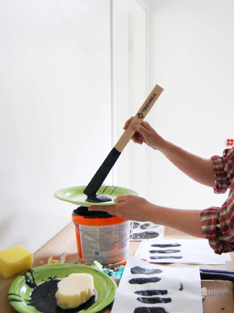 Leikkaa sieni haluamasi kuvion muotoiseksi.